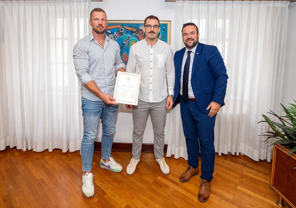 Zelg Galešić i Ivan Vitasović na prijemu kod gradonačelnika Filipa Zoričića