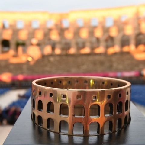 ilustracija_Zlatna Arena