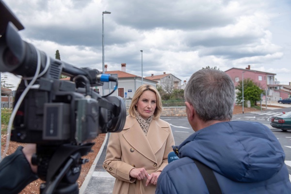 Zamjenica gradonačenika Elena Puh Belci obišla novouređenu i za promet otvorenu Premantursku cestu