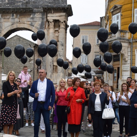 Sudionici obilježavanja Nacionalnog dana borbe protiv nasilja nad ženama