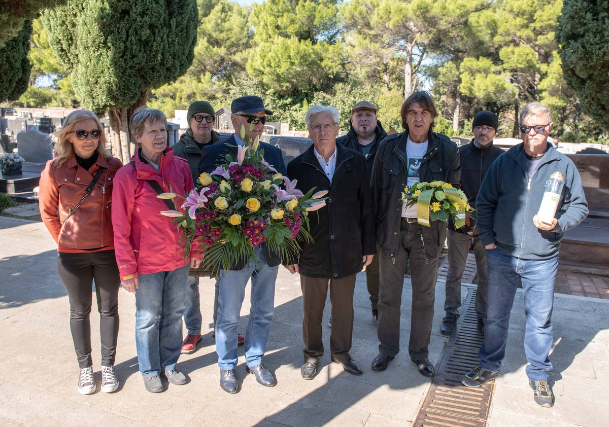 Polaganje vijenaca na Tustino posljednje počivalište