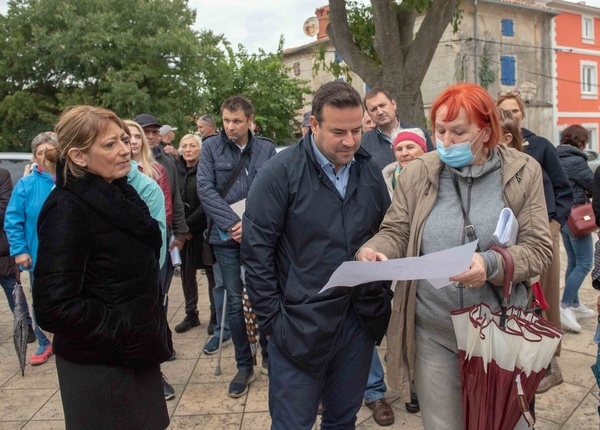 Javne tribine u MO Štinjan i Veli Vrh