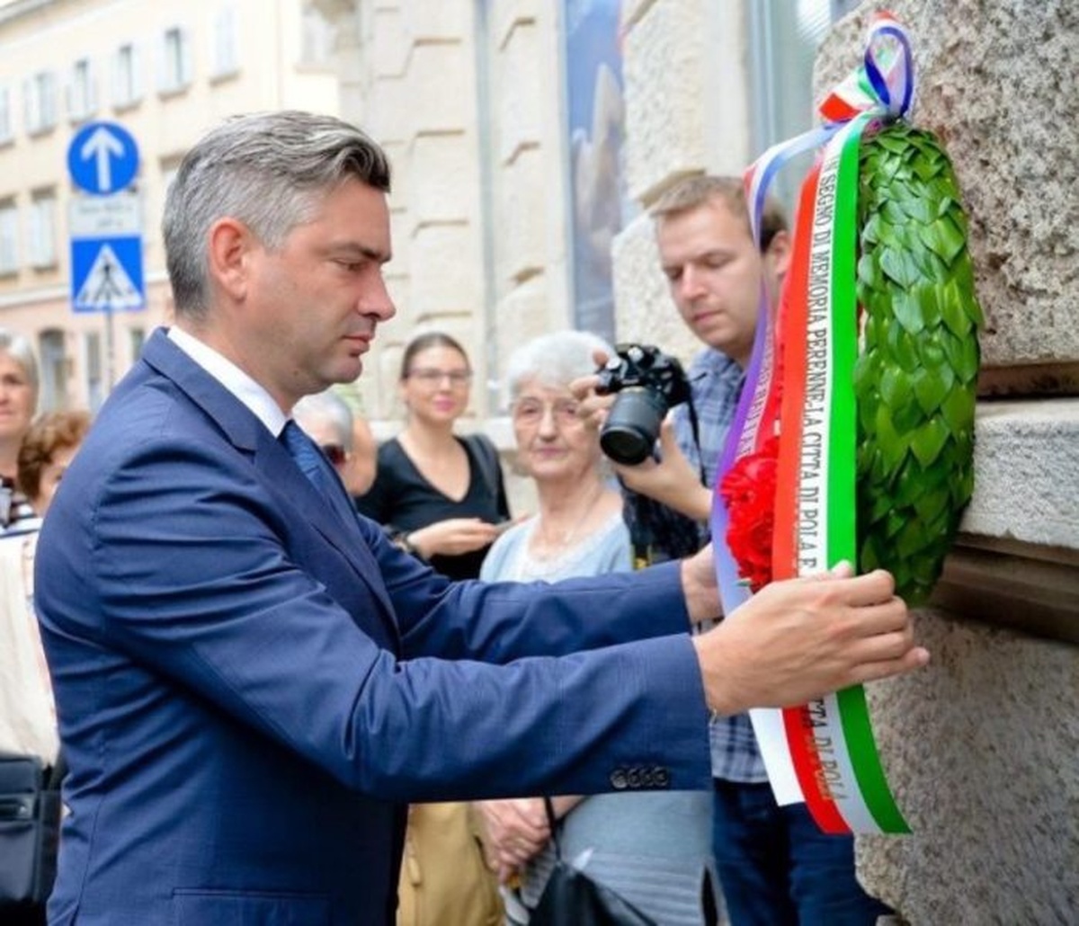 Gradonačelnik Borist Miletić polaže vijenac