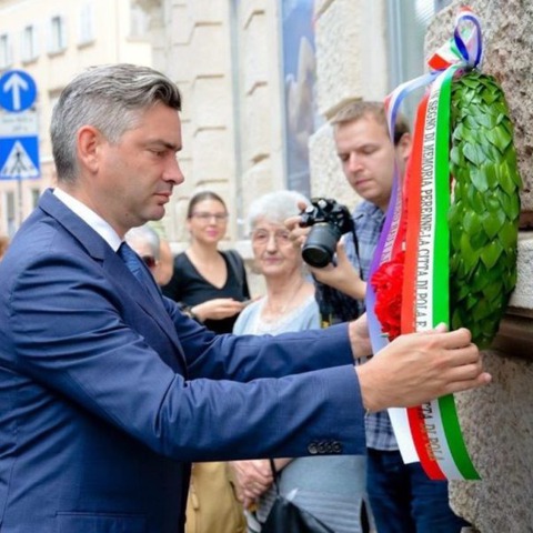 Gradonačelnik Borist Miletić polaže vijenac