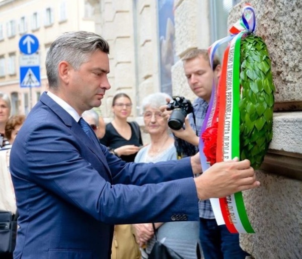 Gradonačelnik Borist Miletić polaže vijenac
