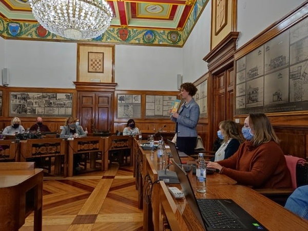 Održan sastanak predstavnika Grada Pule s ravnateljicama pulskih osnovnih škola radi uvođenja GOO