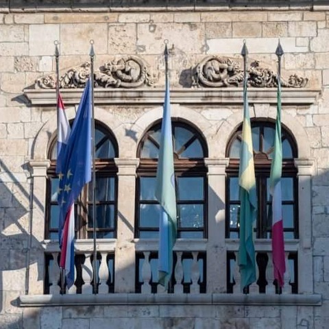 Obavijest Gradskog izbornog povjerenstva Grada Pule-Pola o promjeni sjedišta tri biračka mjesta