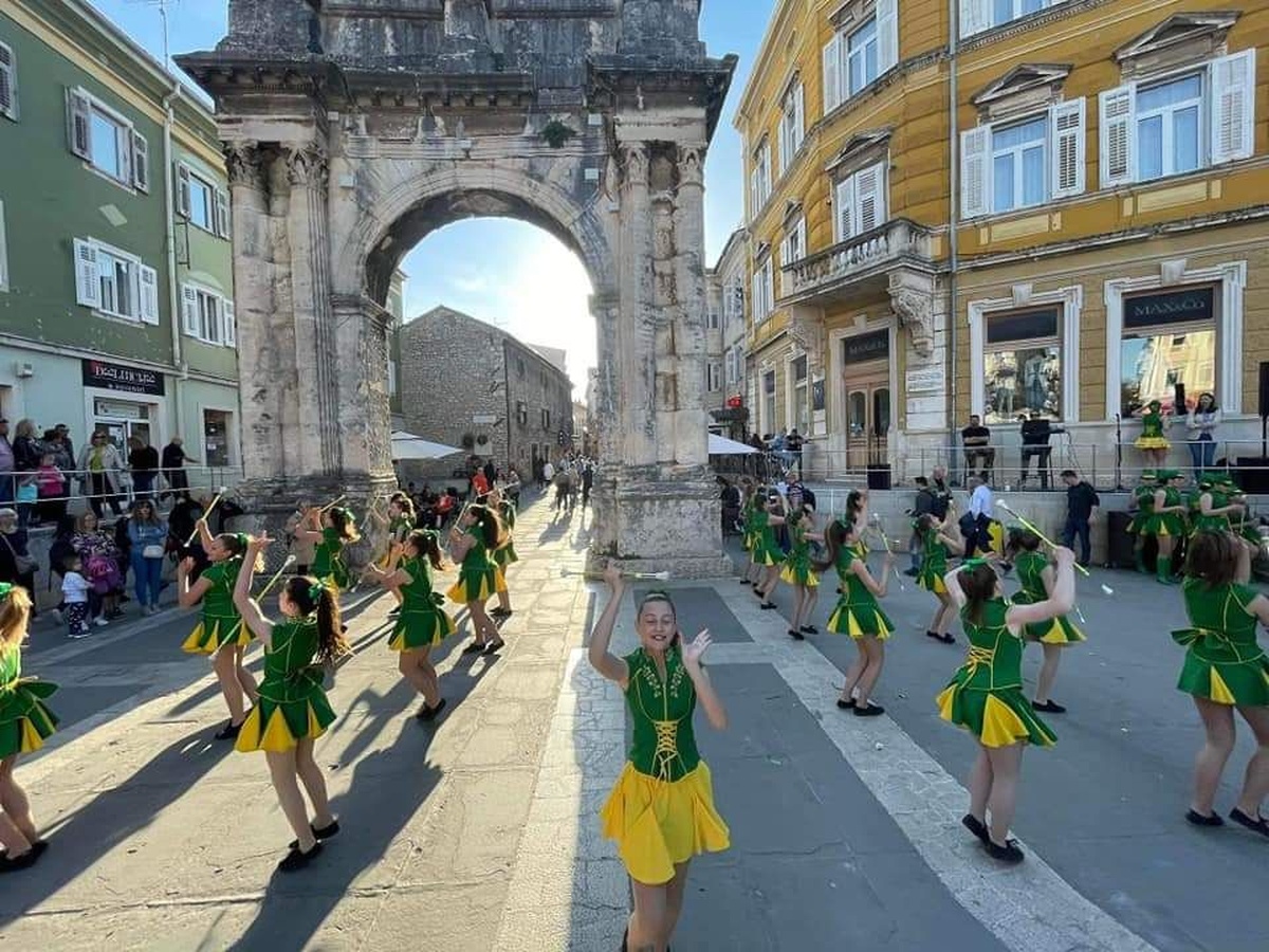 pulske mažoretkinje