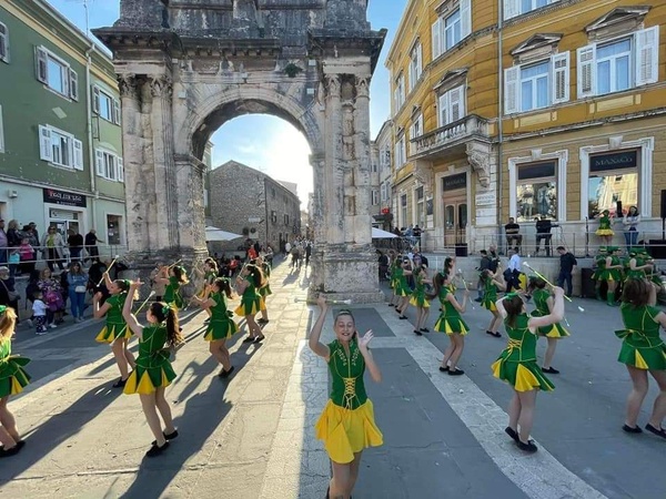 pulske mažoretkinje