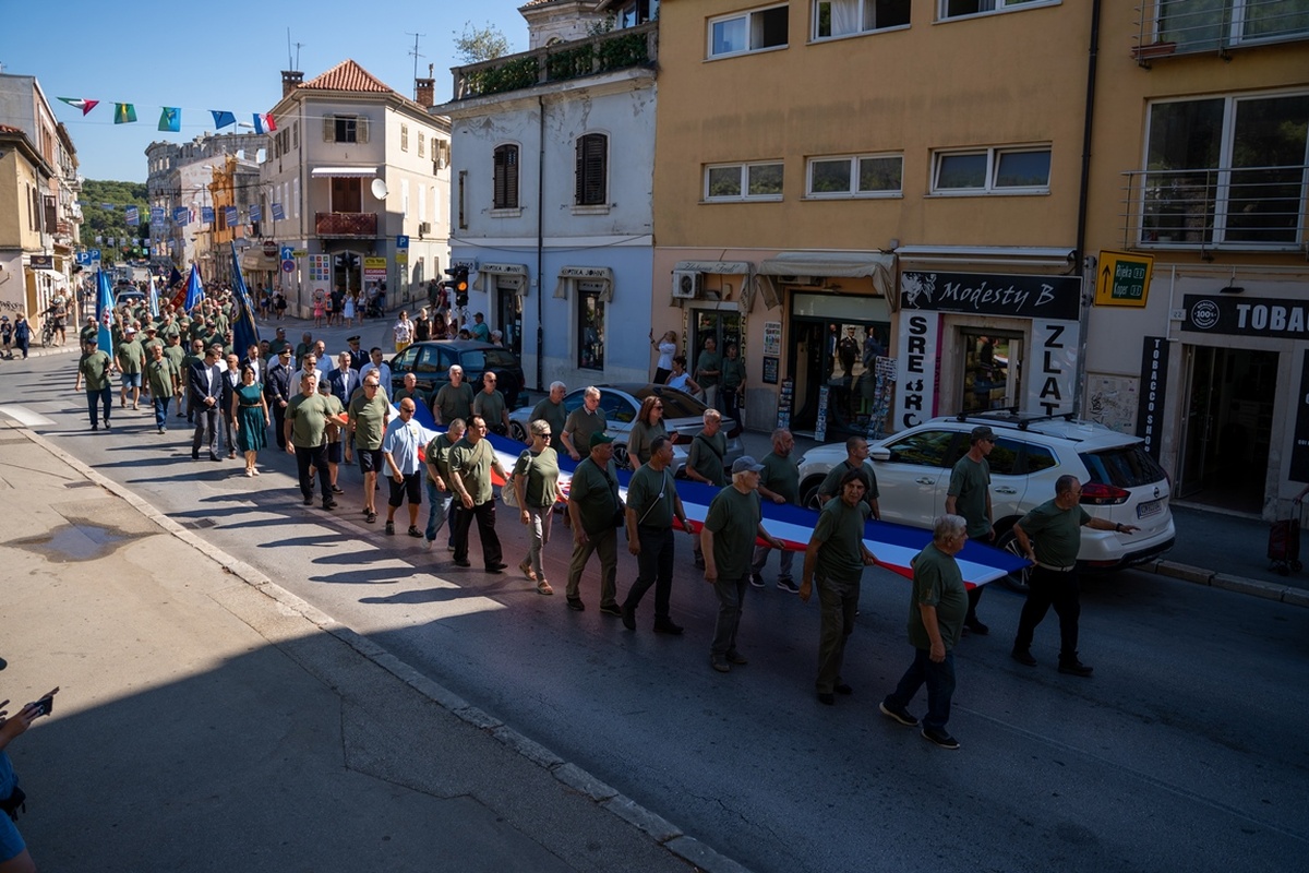 Mimohod hrvatskih branitelja