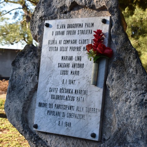 Spomenik pulskim antifašistima