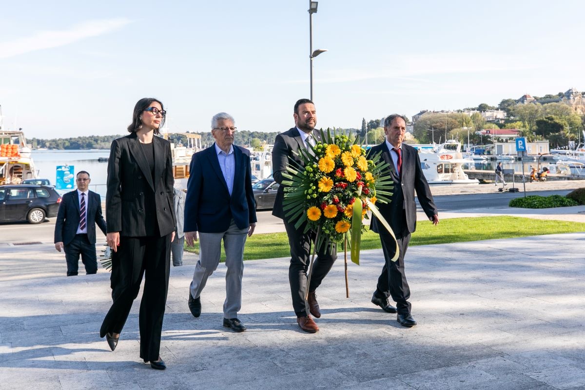 polaganje vijenaca_Dan Grada Pule i Dan oslobođenja
