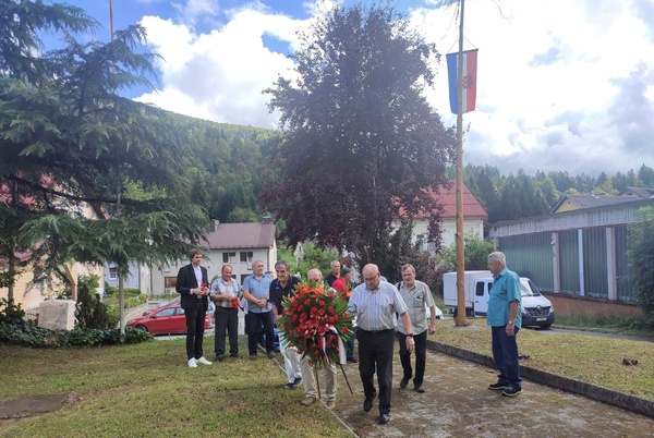polaganje vijenaca_79. Obljetnica formiranja 43. istarske divizije_Čabar