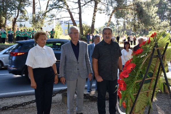 polaganje vijenaca_Veli Vrh