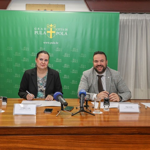 potpisivanje ugovora o donaciji s udrugom Pomak