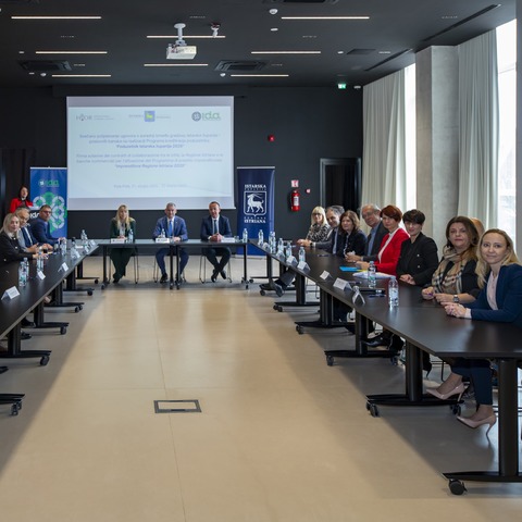 potpisivanje ugovora o suradnji između Istarske županije, gradova i poslovnih banaka na realizaciji Programa kreditiranja poduzetnika „Poduzetnik Istarska županija 2025.“