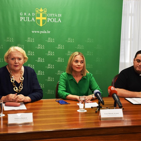 Gordana Restović, Ivona Močenić i don Rikardo Lekaj
