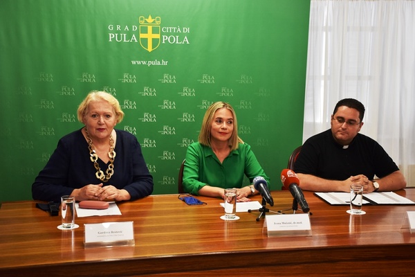 Gordana Restović, Ivona Močenić i don Rikardo Lekaj