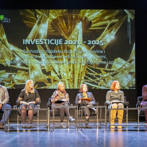 tiskovna konferencija