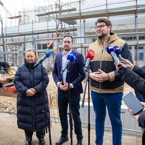 tiskovna konferencija