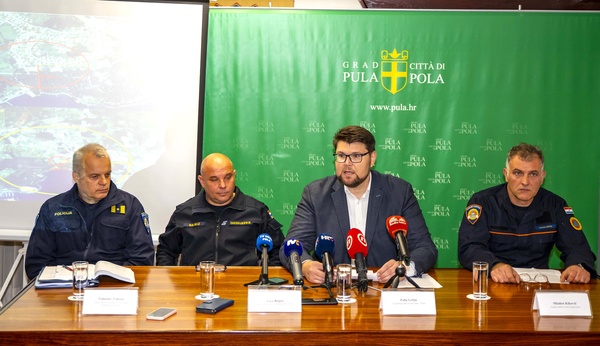 tiskovna konferencija
