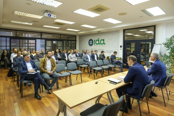 sastanak na temu vlasničkog i upravljačkog rekonstruiranja trgovačkog društva Kaštijun