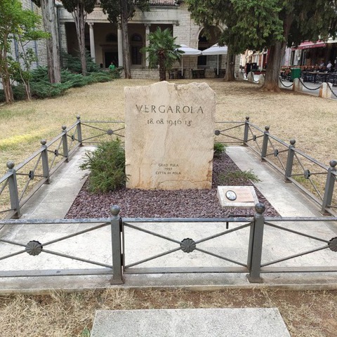 spomenik - Vergarola