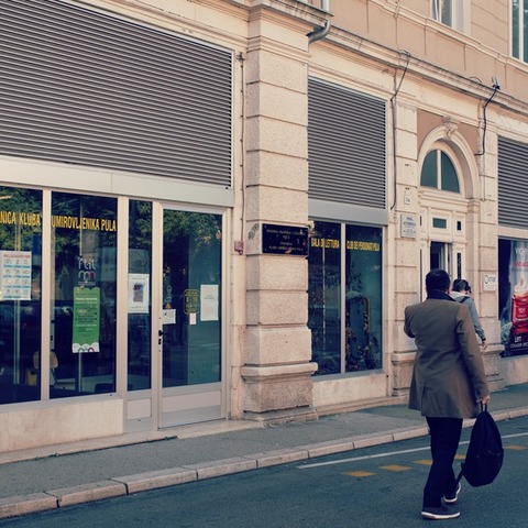 Predavanje će se održati u prostorijama Čitaonice kluba umirovljenika Pula