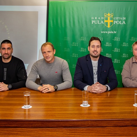 tiskovna konferencija