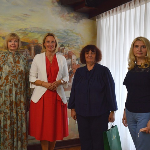 Zamjenica gradonačelnika Elena Puh Belci s predstavnicama UGINIŽ