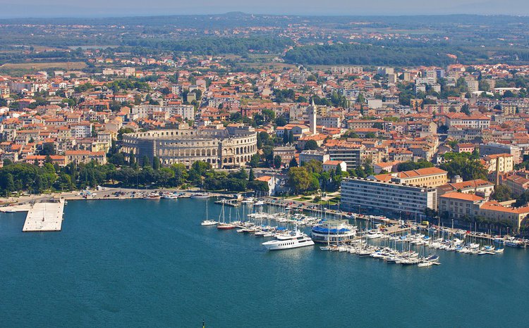 Pula_Panorama.JPG.870x665_q92_crop_upscale.jpg
