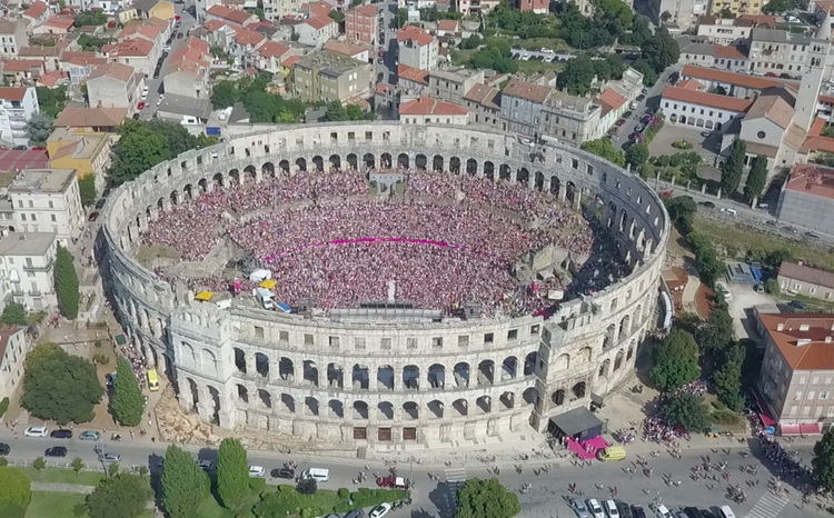 Finale nogometnog prvenstva u pulskoj Areni.png