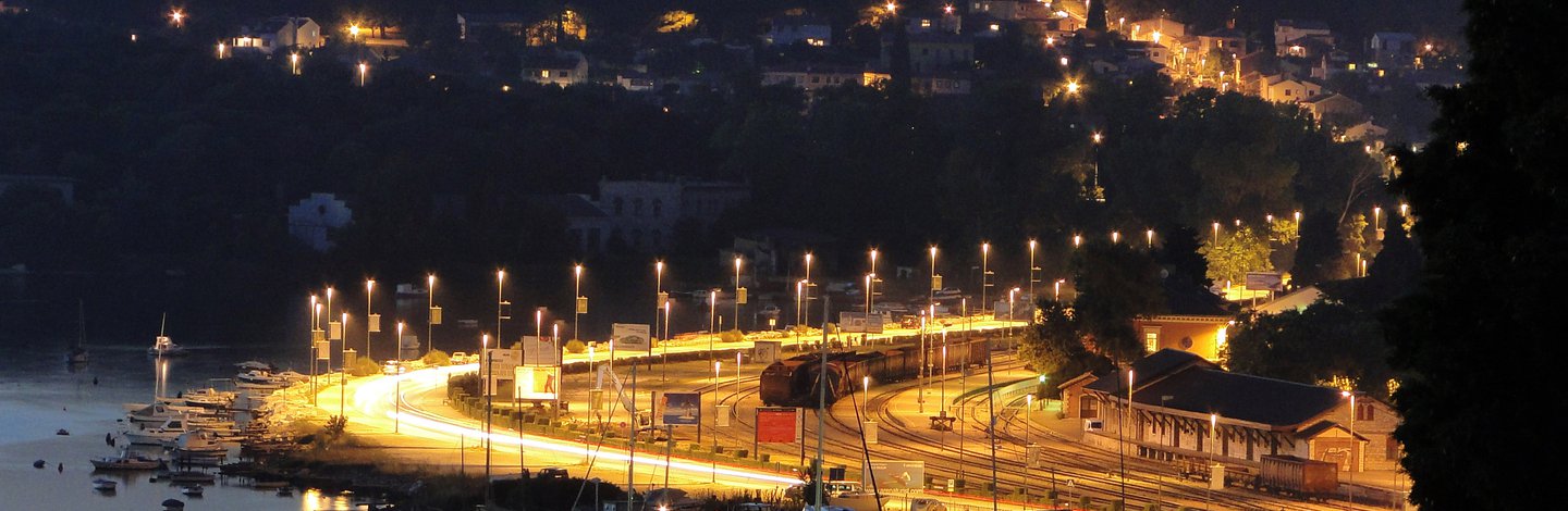 Slika po noći uređenje rive