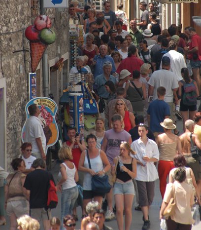 Dati demografici 9TURISTI-GUZVE_01.jpg