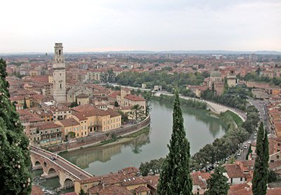 Verona, Italija verona_panorama.jpg