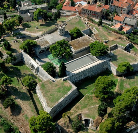 Udruge i ustanove 8Pula-kastel2.jpg