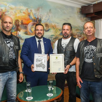 Članovi pulskog moto kluba Twin Horn MC na prijemu kod gradonačelnika Filipa Zoričića