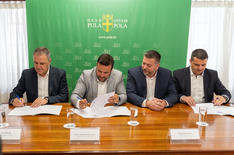 Komunalna palača - potpisivanje memoranduma