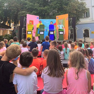 U Parku grada Graza održana predstava za djecu „Recikloman spašava budućnost“