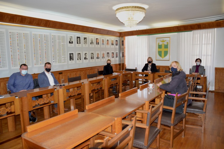 Održan radni sastanak predstavnika Grada Pule na čelu s Elenom Puh Belci, zamjenicom gradonačelnika i Udruge Glas poduzetnika