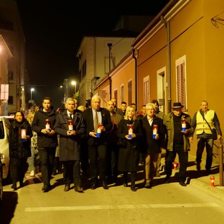 mimohod sjećanja „I u mom gradu svijetli Vukovar“